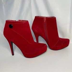 Stunning Charlotte Russe High Heel Platform Ankle Boots Size 6 Red